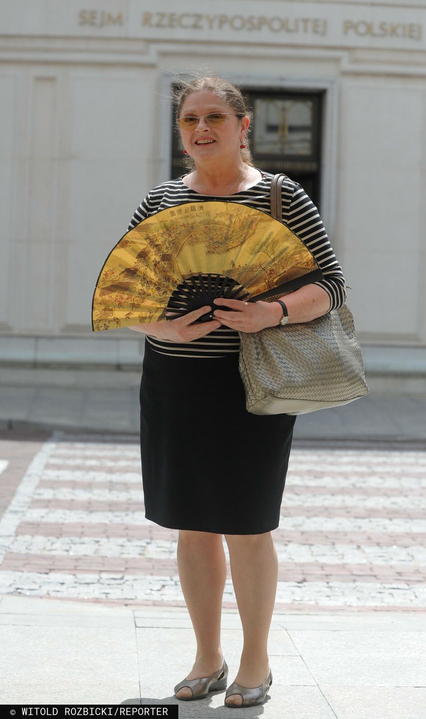 Krystyna Pawłowicz z wachlarzem 