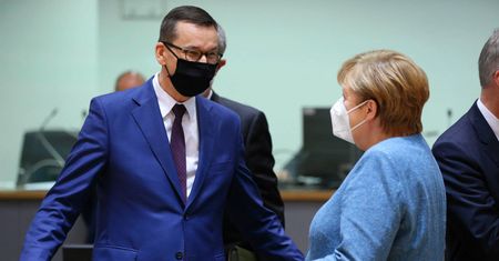 Wiemy, o czym Morawiecki będzie rozmawiał z Merkel