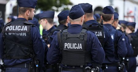 Policja reaguje na drony. Alarm w czterech garnizonach
