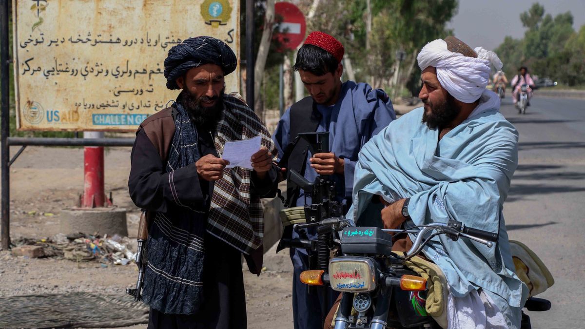 W Kabulu miała miejsce tajna narada między szefem CIA, a przywódcą talibów