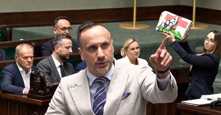 Sceny w Sejmie. Kowalski nie mógł się wypowiedzieć. "Byś się wstydził"