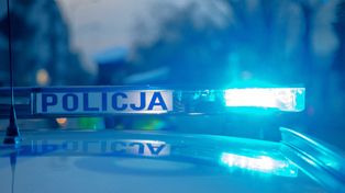 Bus pełen migrantów zatrzymany na Mazurach. Uciekali przez zarośla