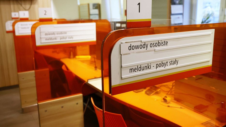 Ministerstwo Cyfryzacji: ponad 3 miliony Polaków musi złożyć wniosek o dowód osobisty