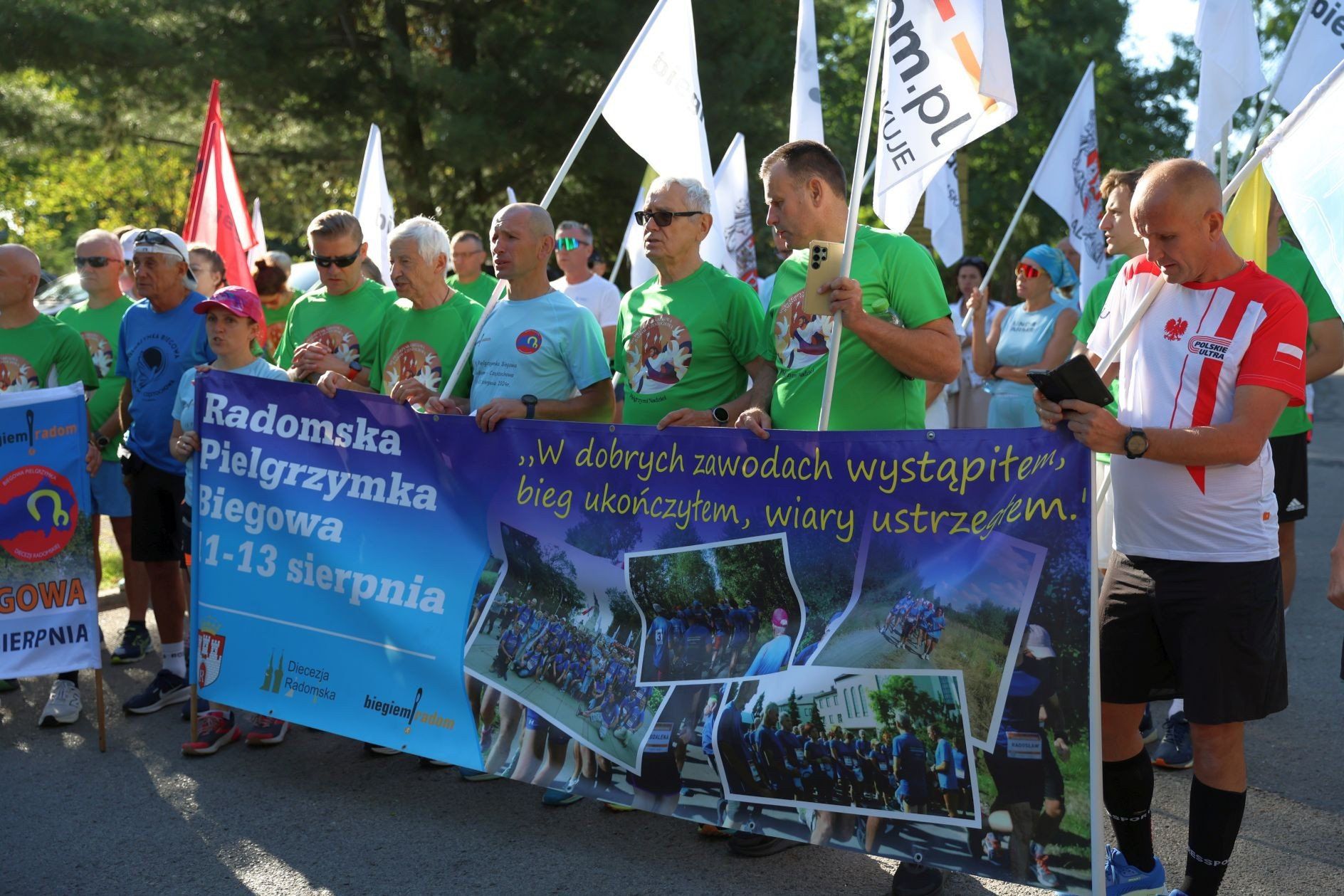 Biegacze na trasie do Częstochowy