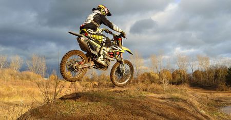 Karkonosze. Zero tolerancji dla niszczenia lasów. 15 tys. zł grzywny dla motocyklisty