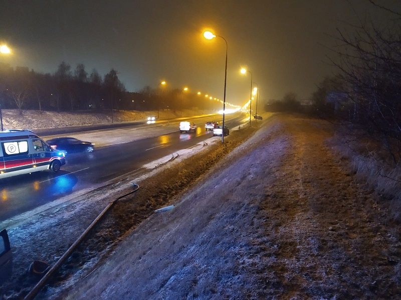 Auto sprawcy wypadku na al. Witosa zatrzymało się po ponad 100 metrach