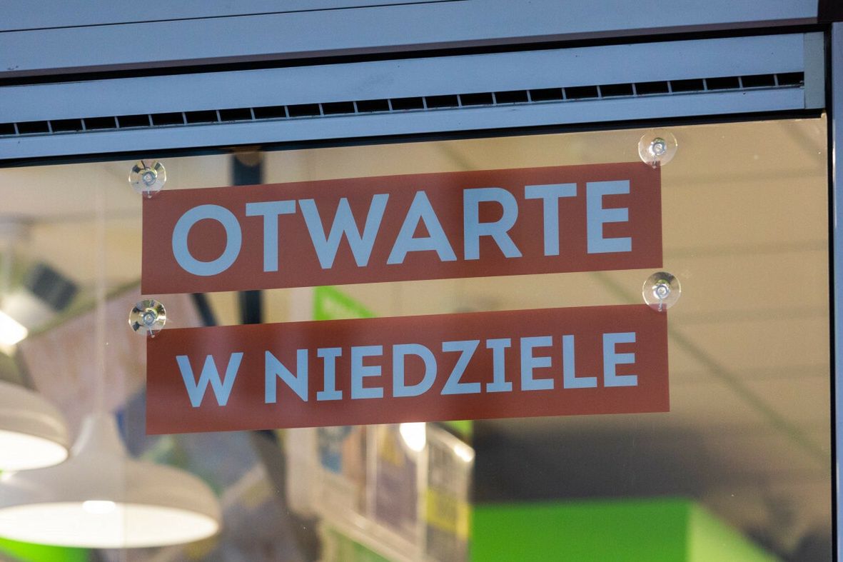 Kolejna sieć znalazła sposób na zakaz handlu. W sklepie można wypożyczyć m.in. sprzęt sportowy 