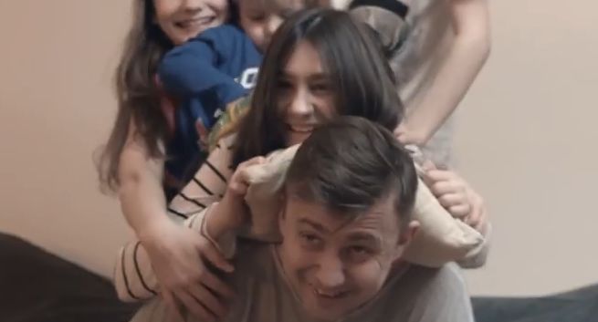 Siatkarz Krzysztof Ignaczak promuje SOS Wioski Dziecięce (wideo)