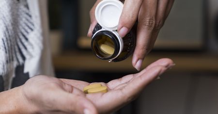 Trzymasz leki w kuchni? Popełniasz błąd. Oto gdzie najlepiej przechowywać farmaceutyki