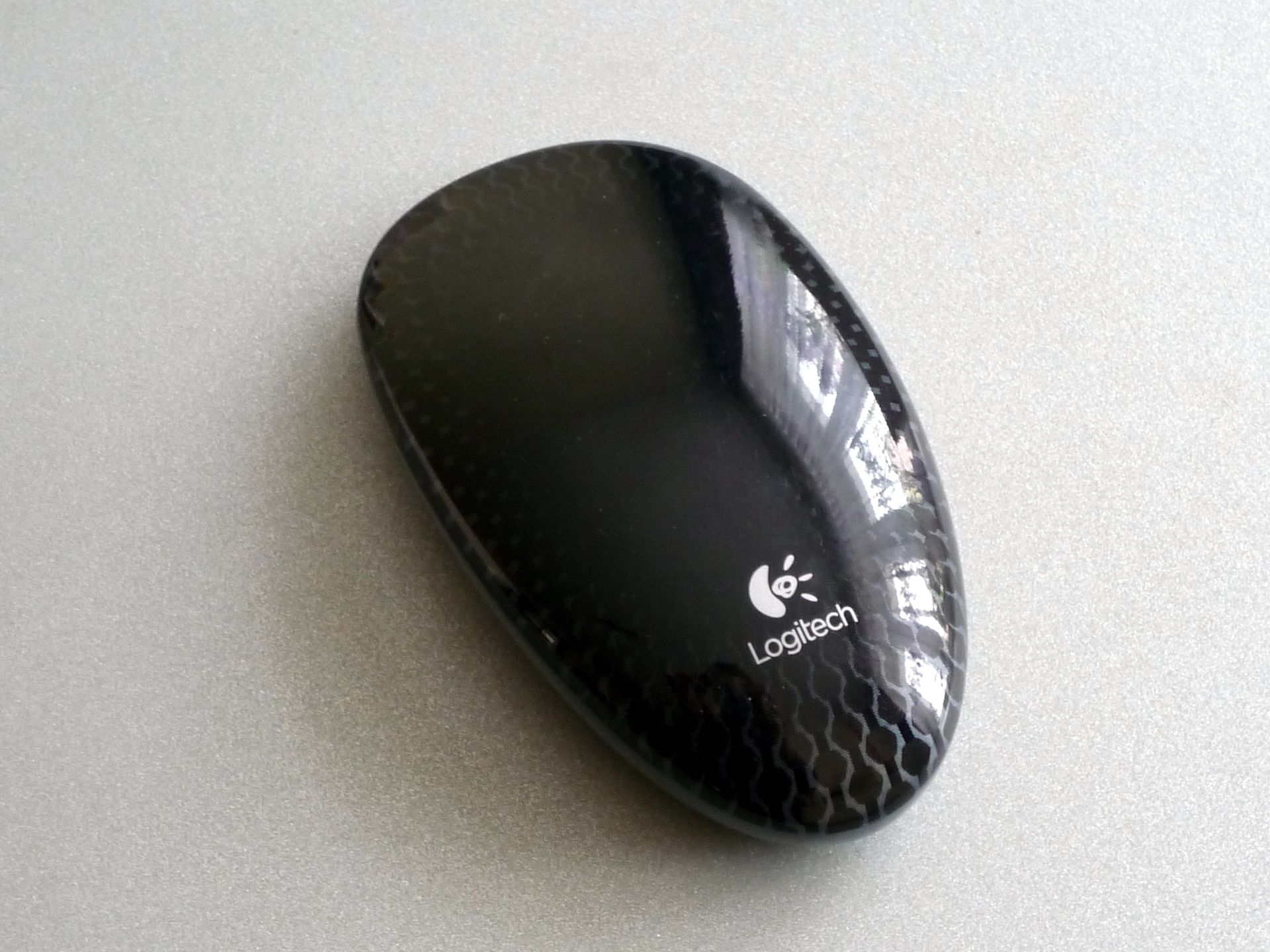 Logitech M600 – stylowa, dotykowa, ale czy wygodna? [test] 5