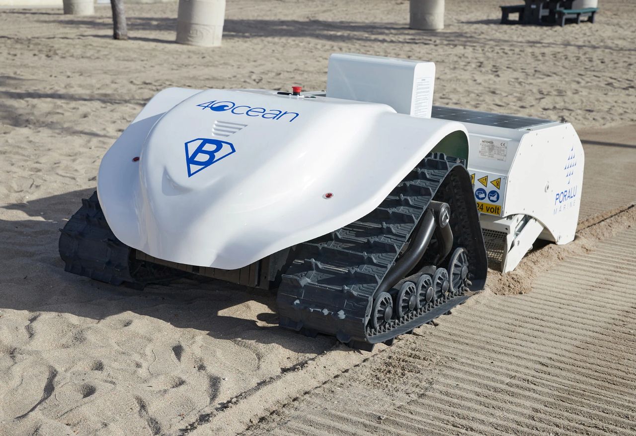 Robot oczyszczający plaże BeBot