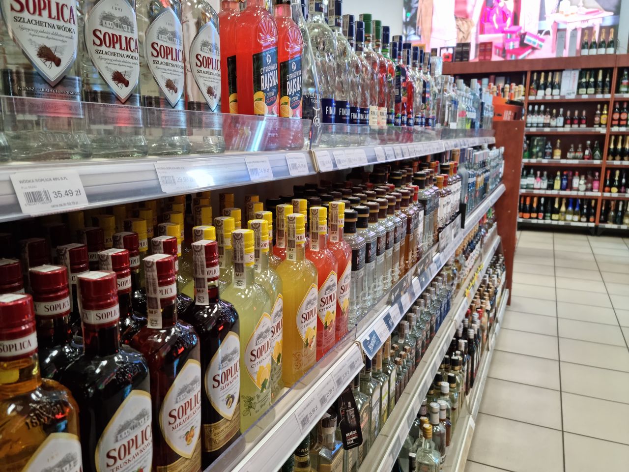 Od dziś nie kupisz alkoholu po 22 w tym mieście. "Noc jest od spania"