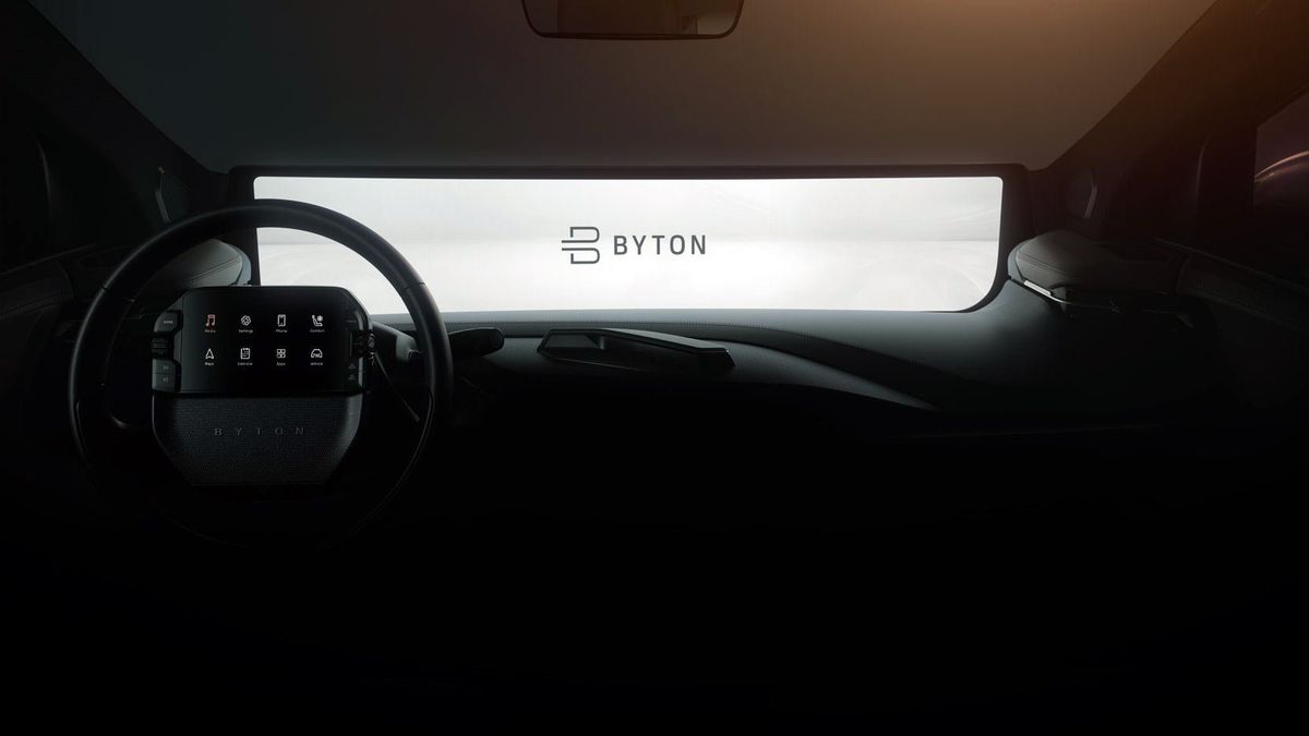 Coraz większe ekrany i rozwinięta elektronika - to przyszłość motoryzacji? (fot. materiały prasowe)