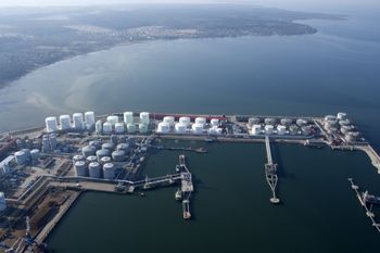 Zatrzymany "Baltic Spirit" już w estońskim porcie. Szukają kontrabandy