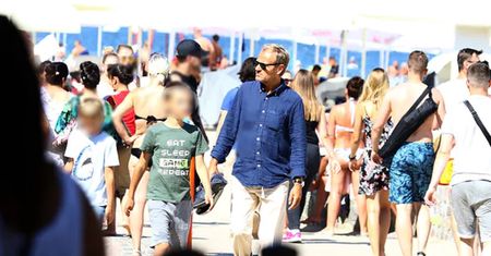 Donald Tusk odpoczywa z wnukami w Sopocie. Odjechał lexusem za 300 tys.