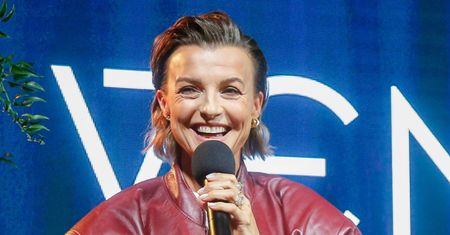 Dumna mama Katarzyna Sokołowska tuli synka na spacerze. "Najpiękniejsza jesień" (ZDJĘCIA)
