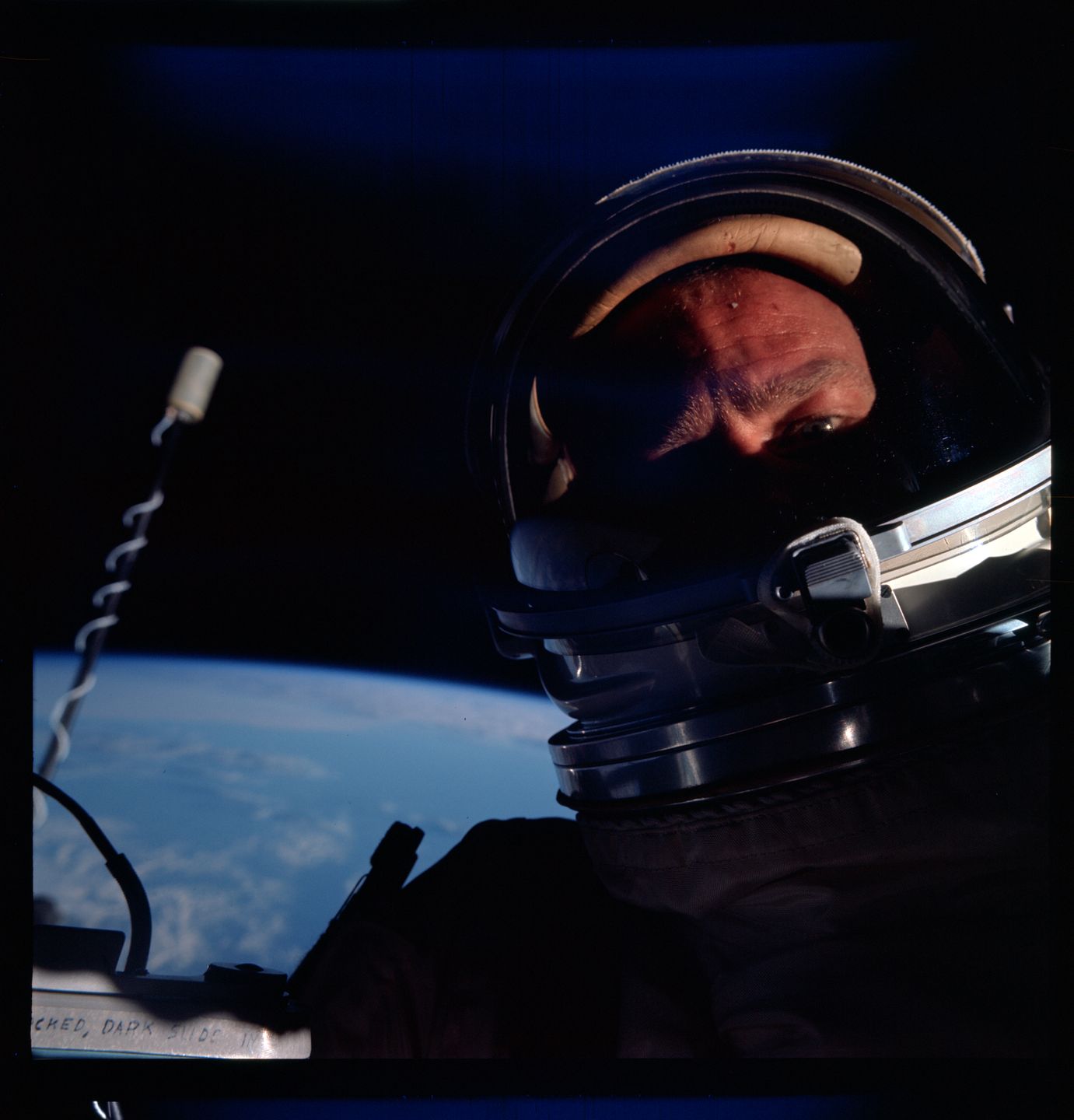 Pierwsze selfie w kosmosie zostało wykonane... 50 lat temu! 3