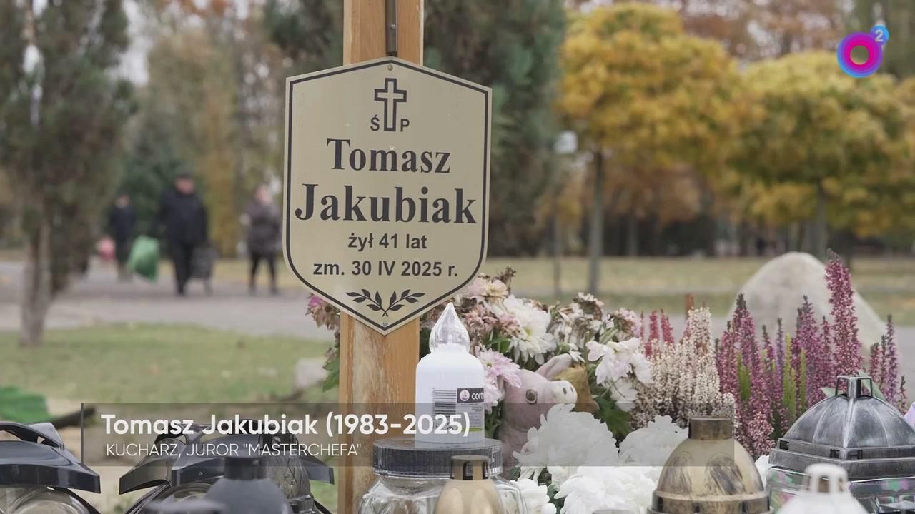 Groby znanych Polaków. Wzruszające znicze u Jakubiaka, ołtarzyk u Kołaczkowskiej