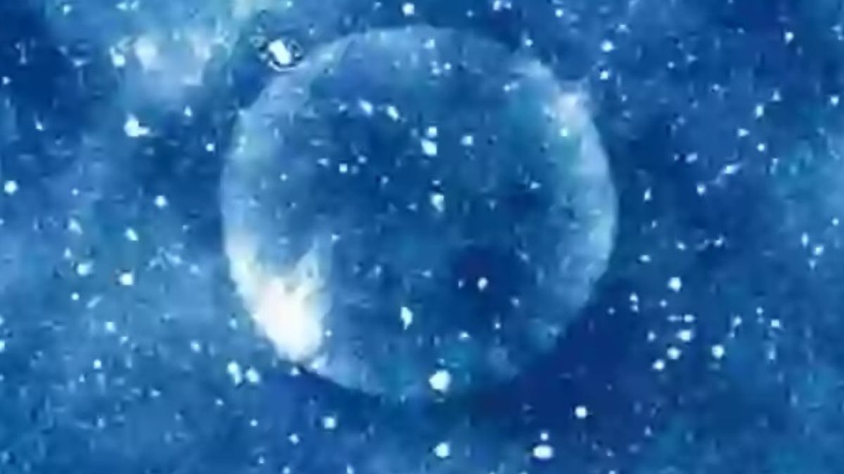 Odkrycie astronautów z Australii. Sfera emituje fale radiowe