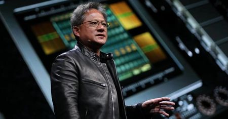 GeForce RTX 4090 na zdjęciu. Nvidia szykuje gigantyczną kartę graficzną