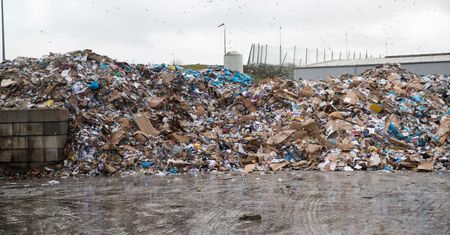 Chwile grozy w Elblągu. Wykryto promieniowanie w zakładzie utylizacji