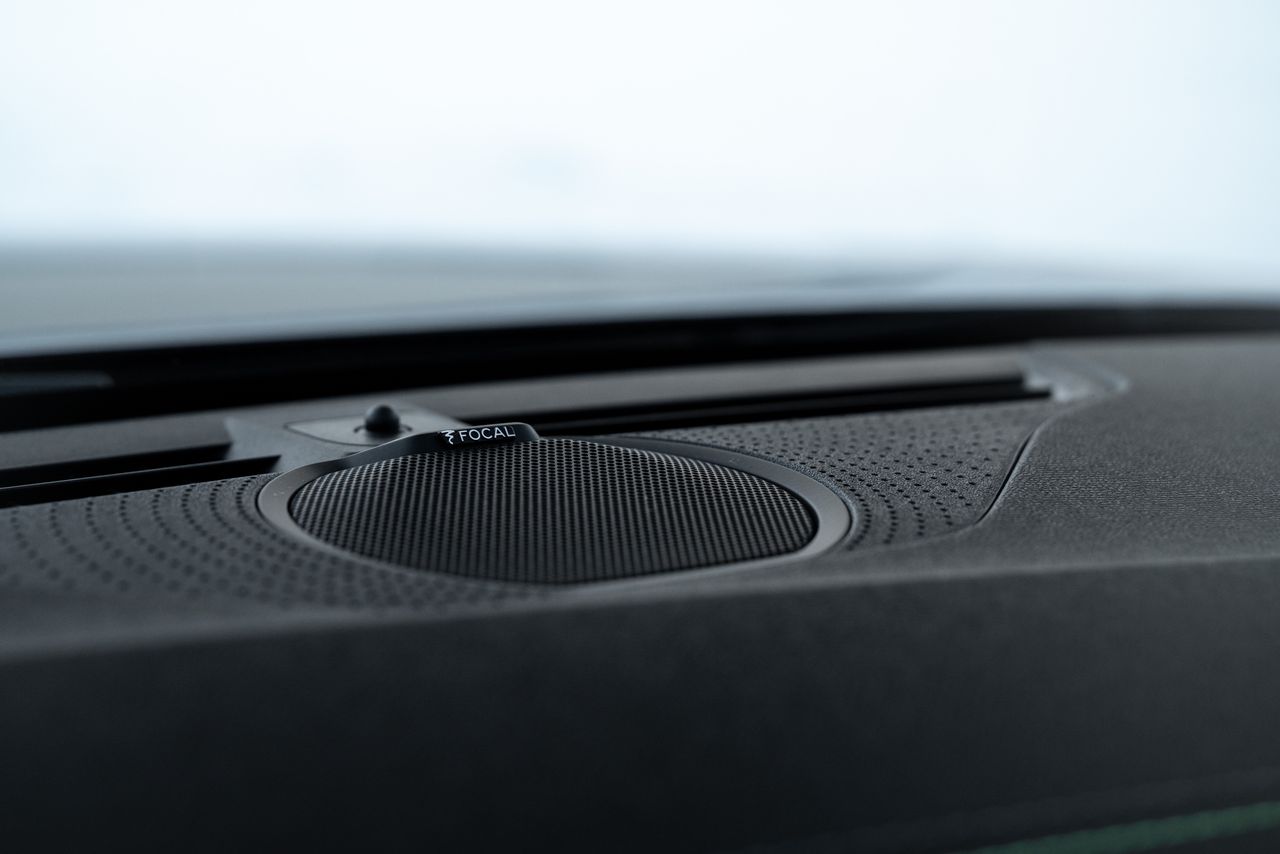 Peugeot 408 Hybrid 145