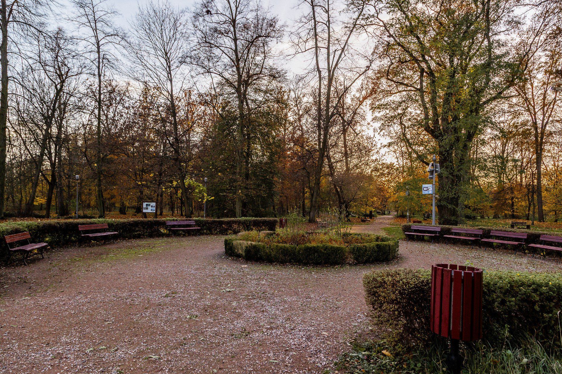 Park Zamkowy w Uniejowie.