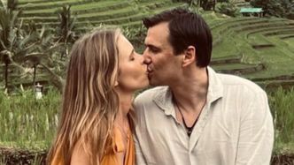 Jarosław Bieniuk i Zuzanna Pactwa chwalą się namiętnym pocałunkiem. Modelka pokazała, co piłkarz zostawił dla niej na łóżku (ZDJĘCIA)