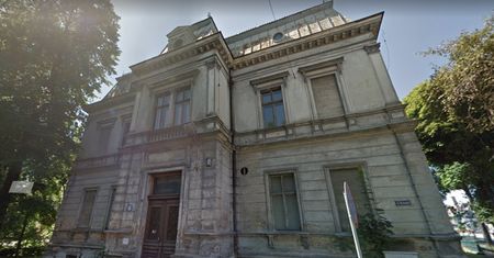 Granat w ścianie. Nietypowe odkrycie w Wałbrzychu