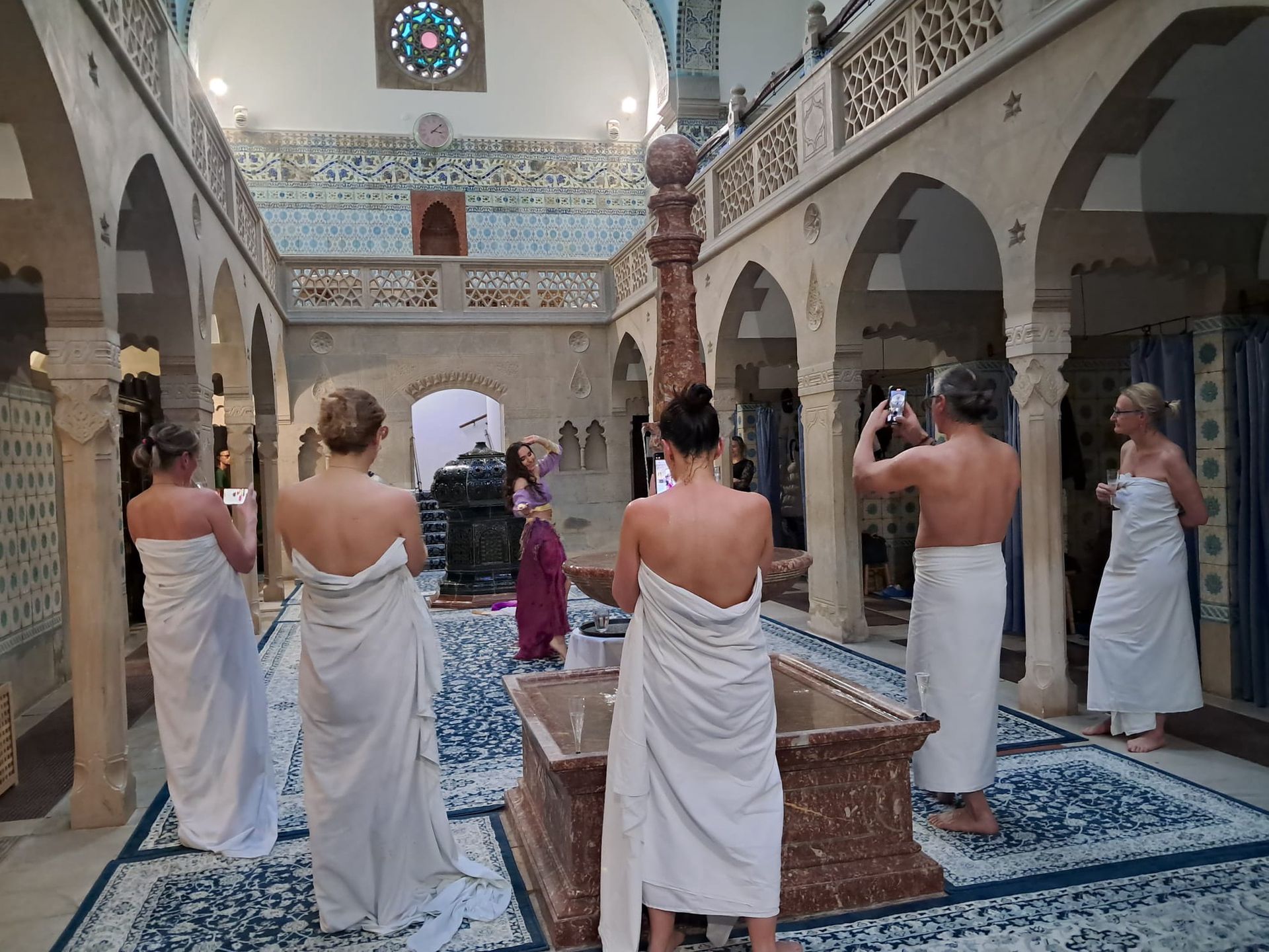 Pokazy tańca robią niesamowite wrażenie. Odbywają się we wtorki