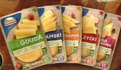 Sery żółte Hochland w nowych opakowaniach reklamowane jako „wolne od GMO” (wideo)