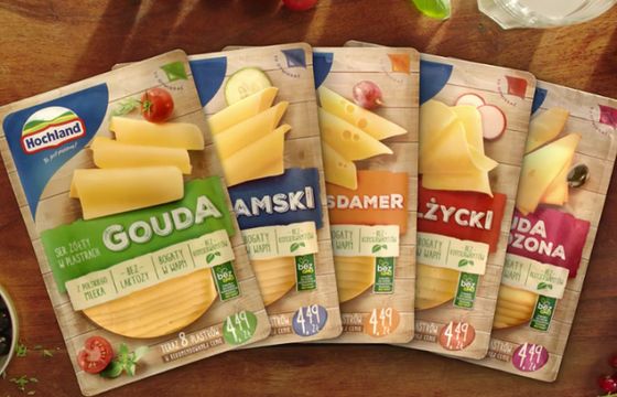 Sery żółte Hochland w nowych opakowaniach reklamowane jako „wolne od GMO” (wideo)