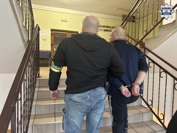 Brutalne pobicie nad zalewem. Do aresztu trafiło ośmiu pseudokibiców