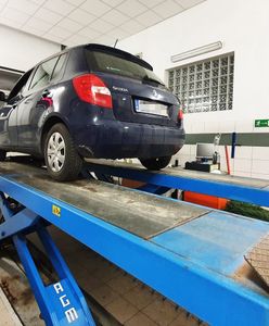 Wystawiali fikcyjne przeglądy pojazdów. Pracownicy z zarzutami