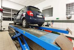 Wystawiali fikcyjne przeglądy pojazdów. Pracownicy z zarzutami