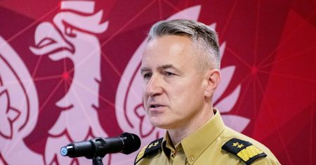 Gen. Bartkowiak się tłumaczy. "Dyplom okazał się fałszywy"