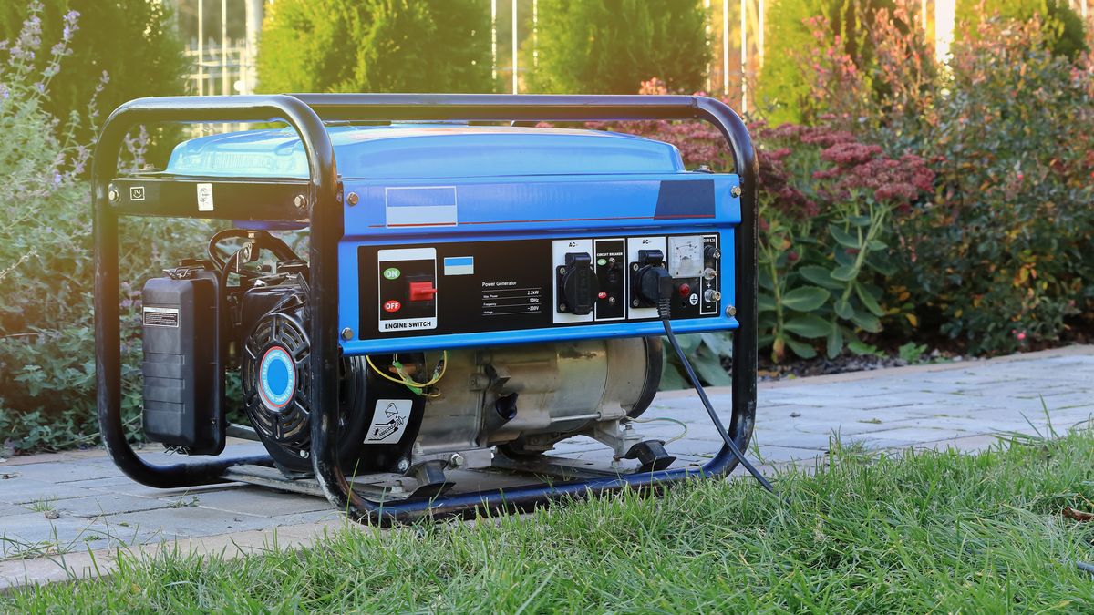 generators, generator engine, power, tool, prad, house, home, alternator, photovoltaic, ecology, engine, electricity, technology, energy, electrical generator, electric, power generation, backup generator, gasoline generator, motor, emergency, gasoline, petrol, gas producer, wytwornica, sprawca, aggregate, agregat