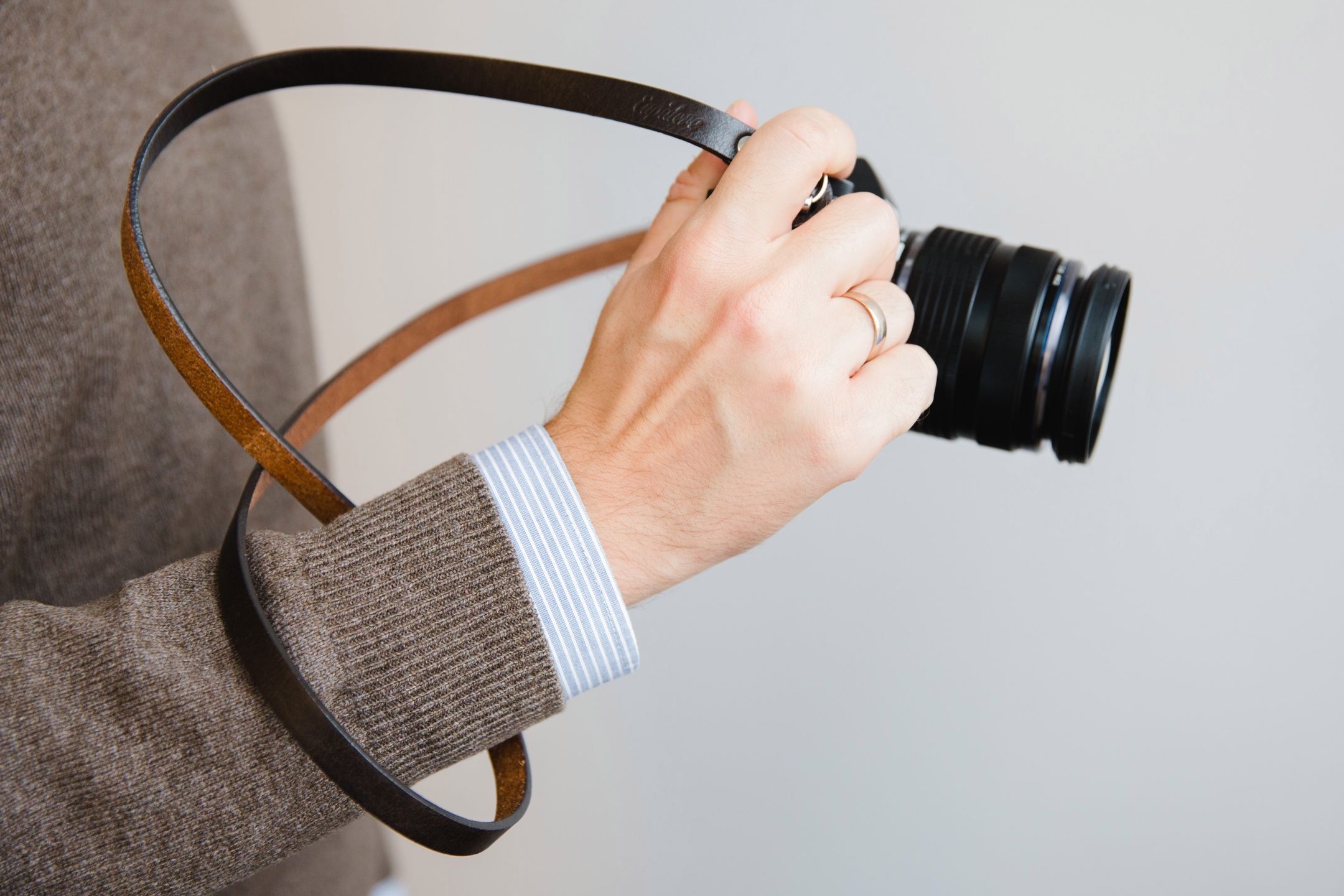 Skórzane paski fotograficzne Eupidere – elegancki i praktyczny dodatek do bezlusterkowców [recenzja] 9