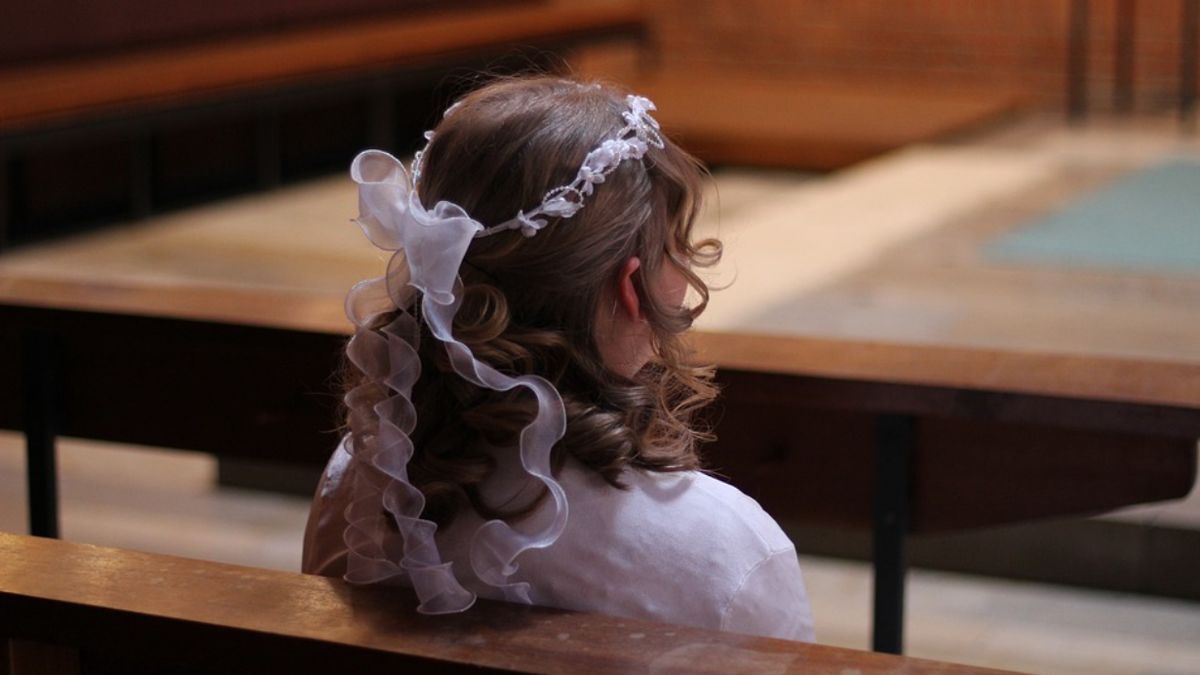 Uroczystość komunijną w Lesznie zakłócił rój pszczół