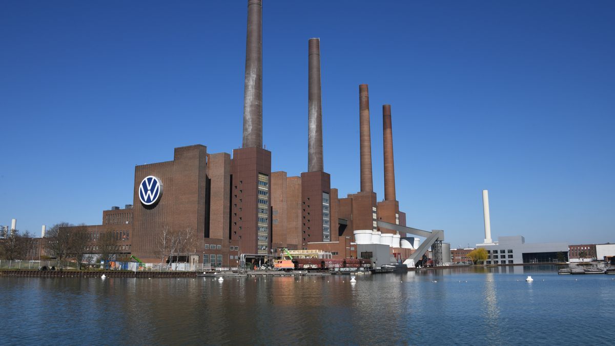 Wolfsburg, Lower Saxony / Germany - April 6, 2020: Headquarters of Volkswagen AG in Wolfsburg, Germany - VW is one of the world's leading manufacturers of automobiles
VW, Volkswagen, AG, automotive, car manufacturers, car, banner, Audi, Porsche, Seat, Skoda, Bentley, Bugatti, Lamborghini, vehicle, Beetle, Golf, auto, Diesel, Automobile, Transportation, Economy, business, cars, emissions, blue, trademark, motor, manufacturer, trade, global, emblem, design, symbol, sign, brand, logo, company, electric, hybrid, Automotive, Automobile manufacturers, Vehicles, Car, Electric Car, dealership, industry, transport, dealer, production, icon, german, editorial, Germany, Lower Saxony, Wolfsburg, April 2020, Photo-ID: IEC66049, vw, volkswagen, headquarters, wolfsburg, germany, german, industry, ag, automotive, car manufacturers, car, banner, audi, porsche, seat, skoda, bentley, bugatti, lamborghini, vehicle, beetle, golf, auto, diesel, automobile, transportation, economy, business, cars, emissions, blue, trademark, motor, manufacturer, trade, global, emblem, design, symbol, brand, logo, company, electric, hybrid, automobile manufacturers, vehicles, electric car, transport