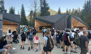 Tłumy i kolejki od świtu. W górach istne oblężenie