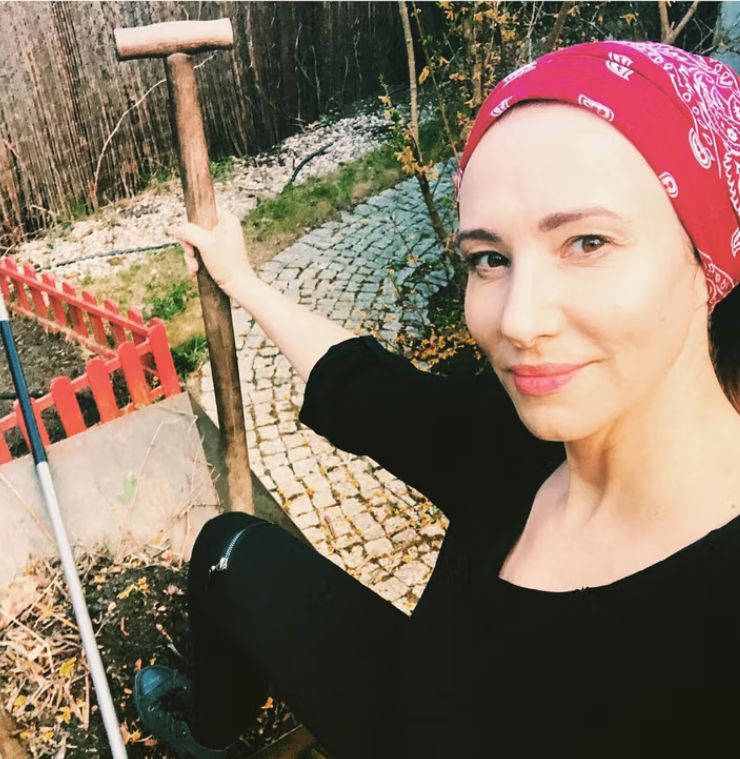 Aleksandra Popławska pokazała, jak pracuje w ogrodzie