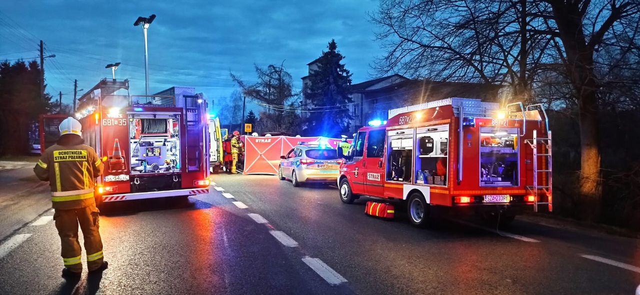 Śmiertelny wypadek nad ranem. Zginęli obaj kierowcy