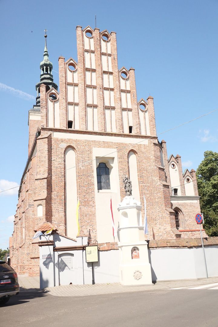 Procesja Bożego Ciała parafii farnej w Śremie