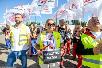 Gigant zwalnia. "W fabryce pracuje ojciec, matka i syn". Dziś wielki protest