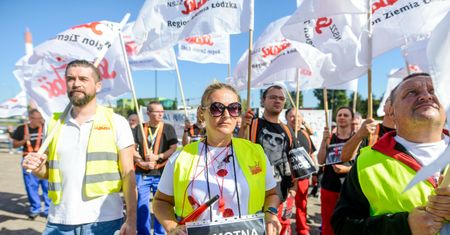 Gigant zwalnia. "W fabryce pracuje ojciec, matka i syn". Dziś wielki protest