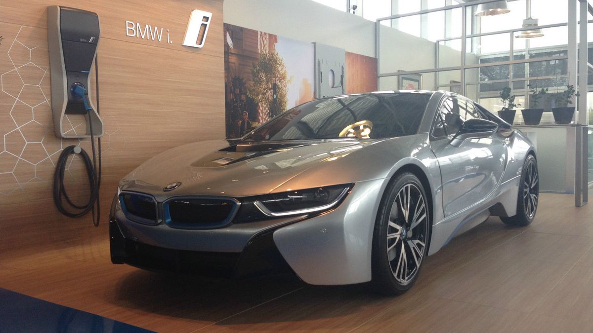 16 000 dolarów za atrapę BMW i8 1