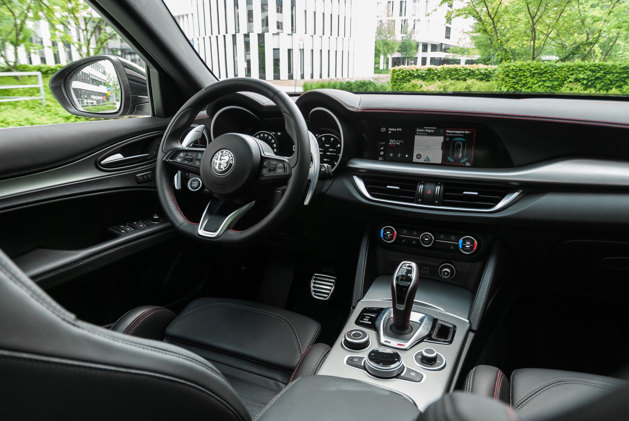 Alfa Romeo Stelvio - wnętrze