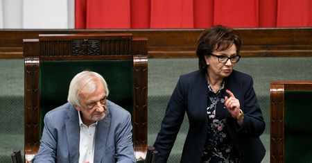 "Bierzecie i narzekacie". Terlecki odniósł się do słów Witek
