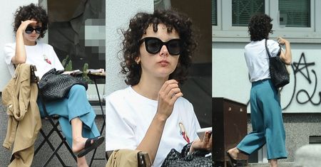 Skryta Monika Brodka przerywa samotne sączenie kawy, by pierzchnąć na widok paparazzi (ZDJĘCIA)